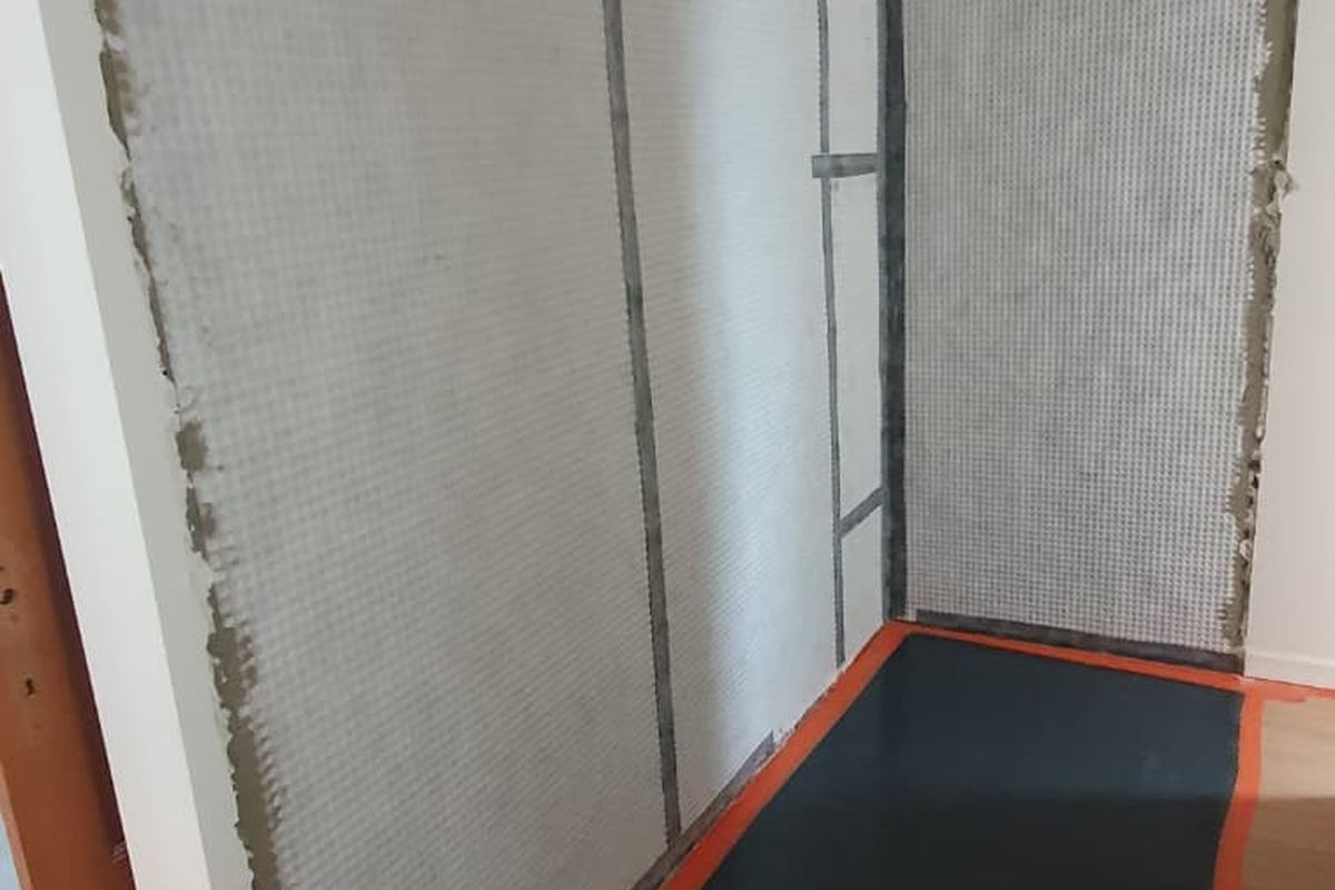 Muurmembraan tegen opstijgend vocht, werk van Aqua-Block